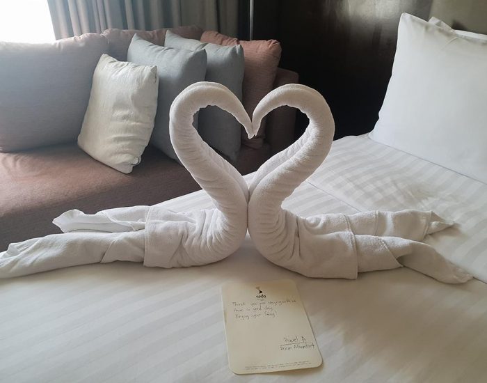 צוות המלון מודה לנו שנשארנו ללילה נוסף