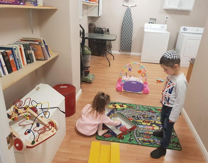 חדר משחקים וספרי ילדים