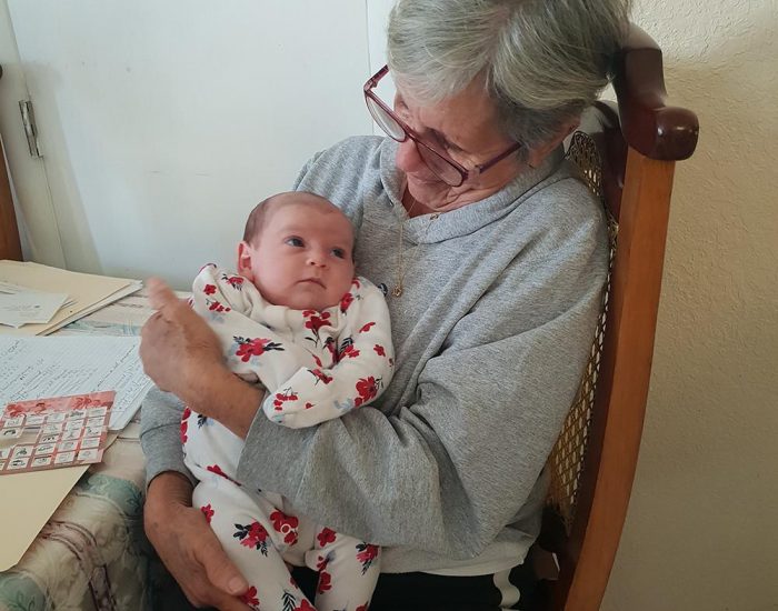 אוולה (סבתא בספרדית) מריה עם שני